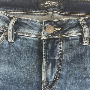 Silver Jeans EUC Suze 30 waist 27 length